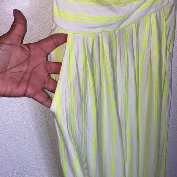 Heart & Hips Striped Strapless Jumpsuit/Romper. Size:Small White/Yel… - Picture 3 of 8